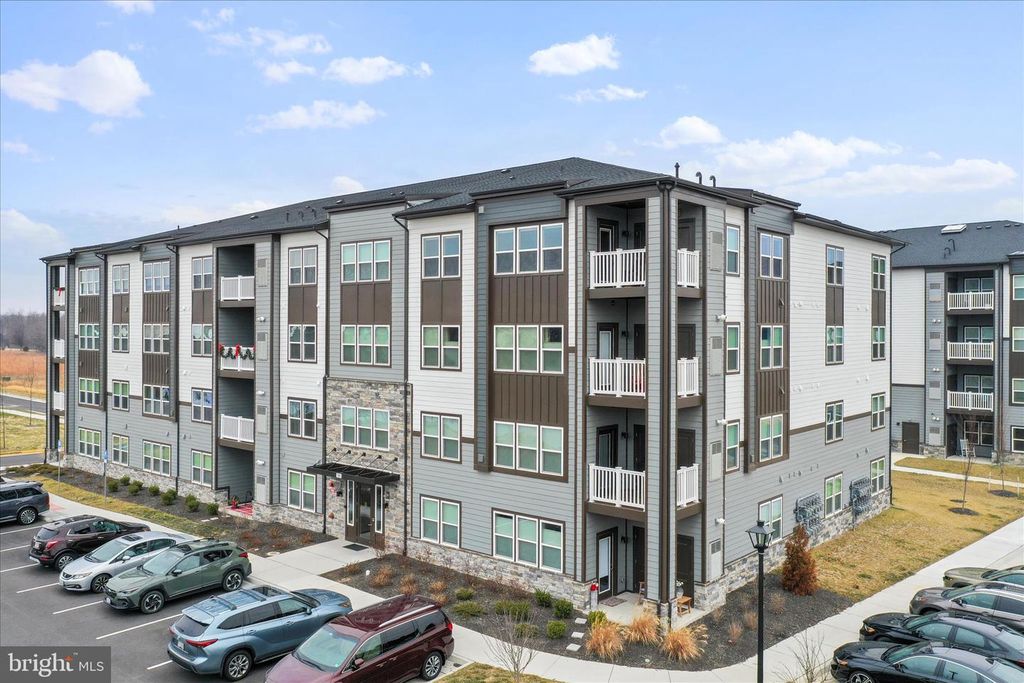 Image 1 of property listing at 151 MCCORMICK #203, Winchester, VA 22602