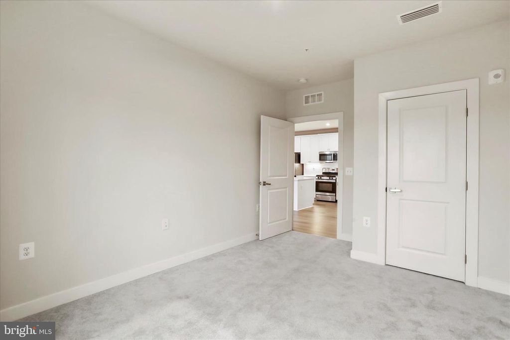 Image 17 of property listing at 151 MCCORMICK #203, Winchester, VA 22602