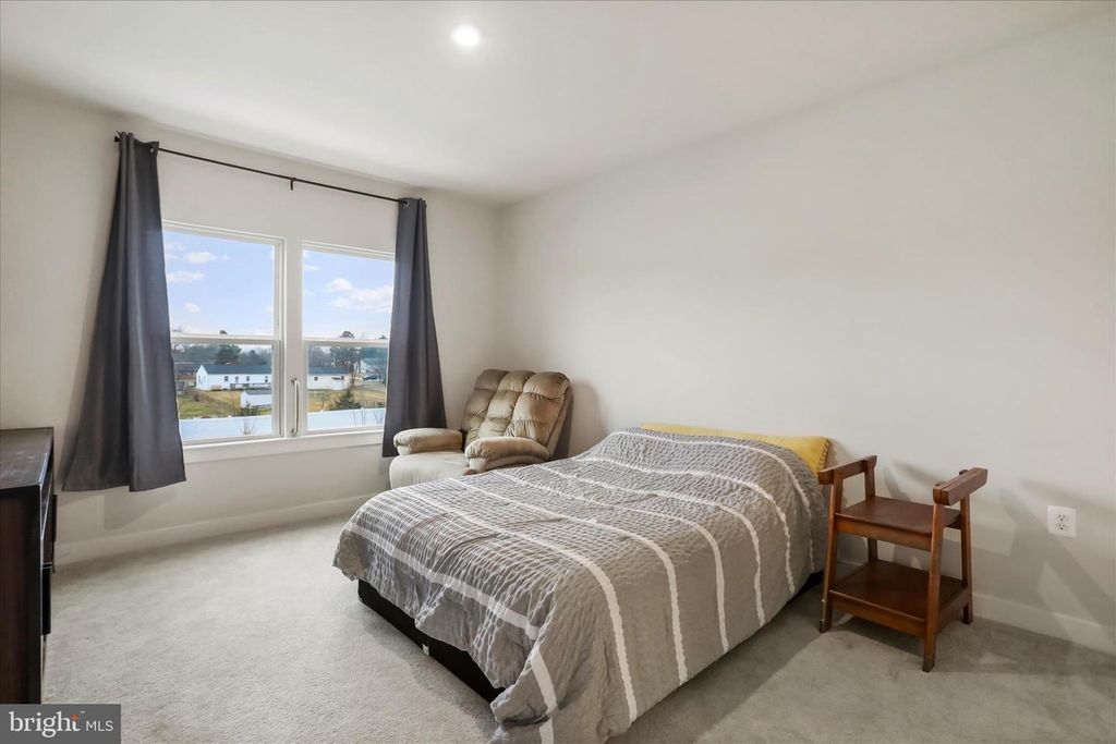 Image 19 of property listing at 151 MCCORMICK #203, Winchester, VA 22602