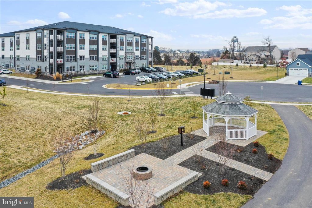 Image 2 of property listing at 151 MCCORMICK #203, Winchester, VA 22602