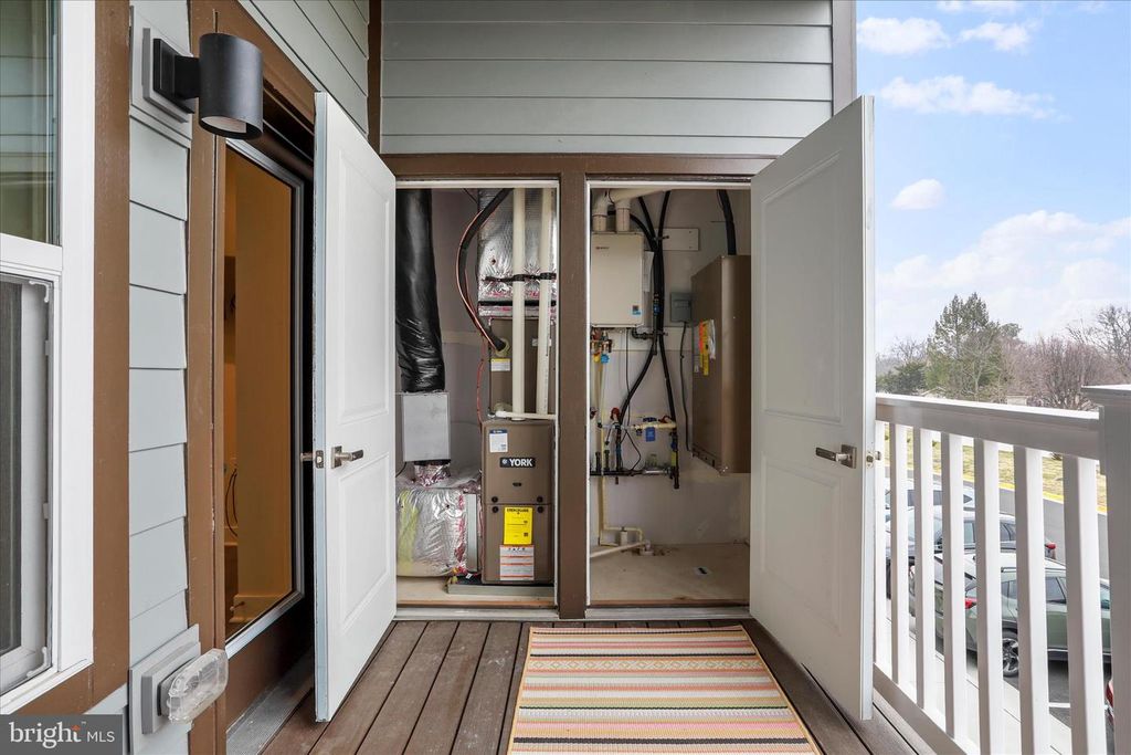 Image 30 of property listing at 151 MCCORMICK #203, Winchester, VA 22602