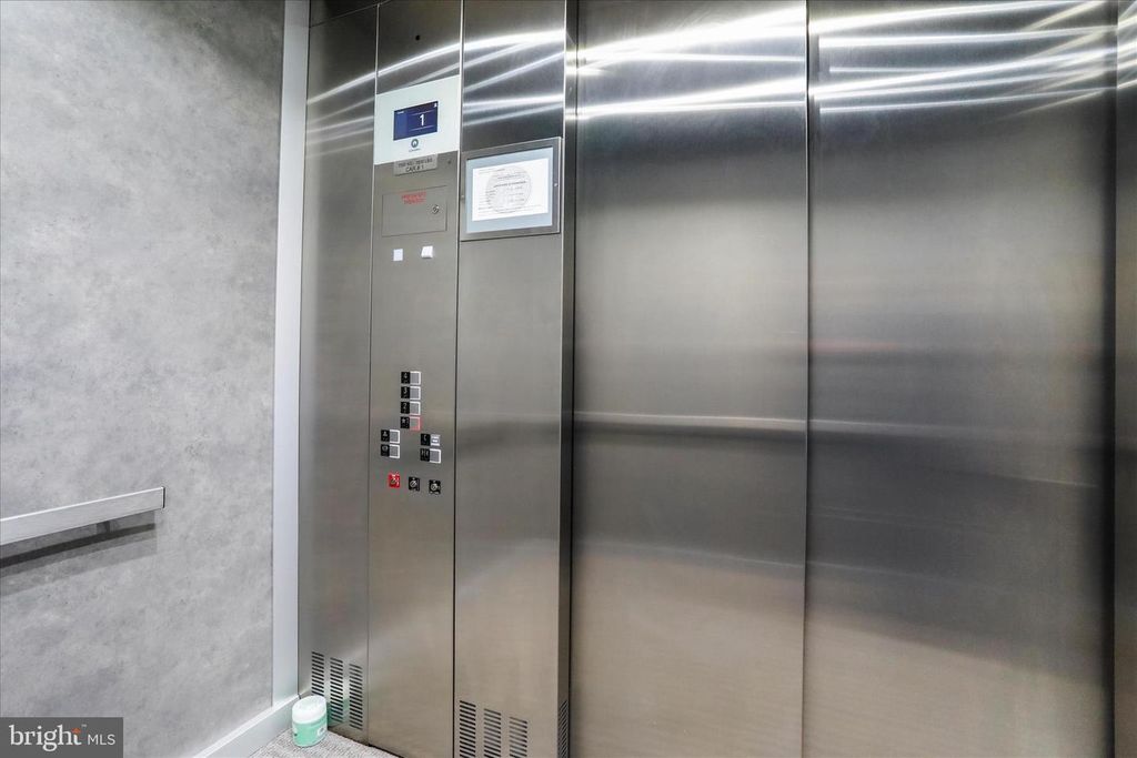 Image 34 of property listing at 151 MCCORMICK #203, Winchester, VA 22602