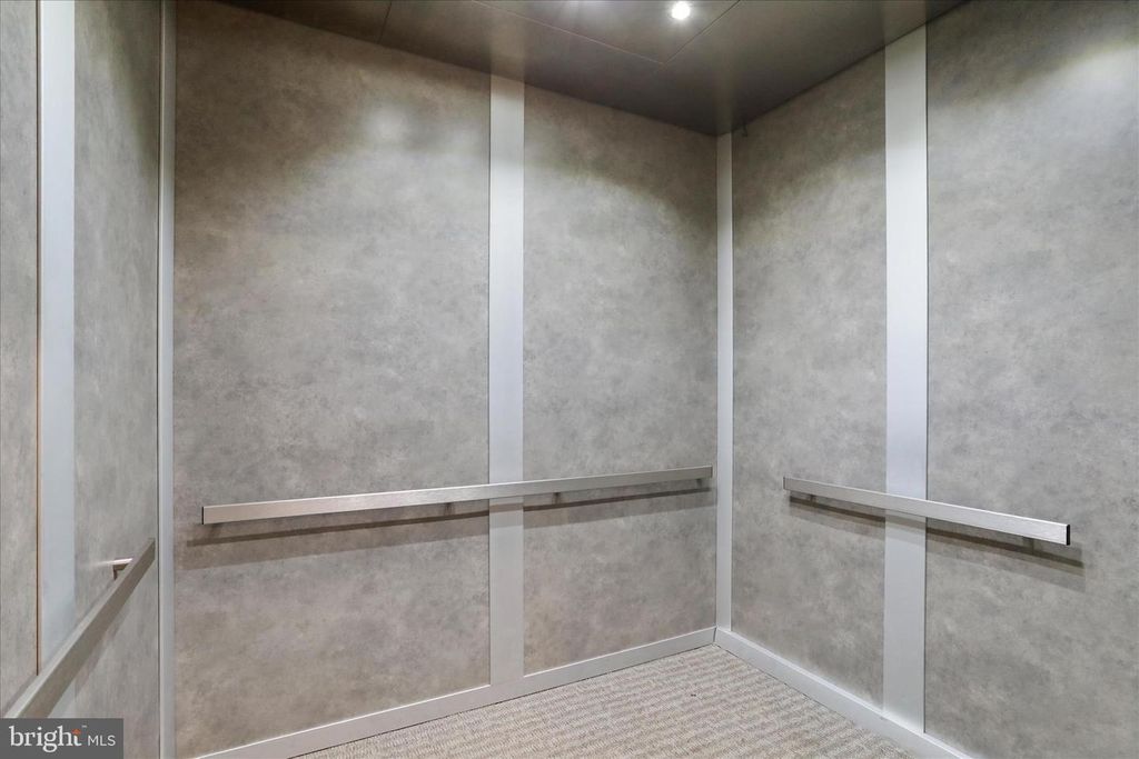 Image 40 of property listing at 151 MCCORMICK #203, Winchester, VA 22602