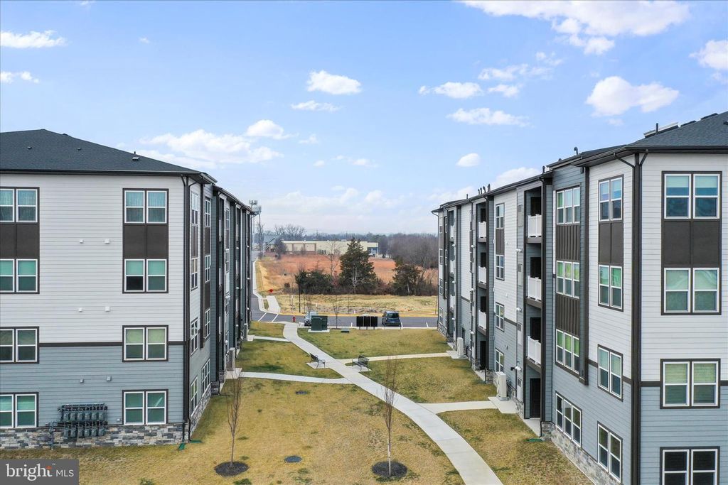 Image 43 of property listing at 151 MCCORMICK #203, Winchester, VA 22602