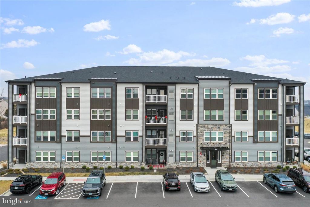 Image 47 of property listing at 151 MCCORMICK #203, Winchester, VA 22602