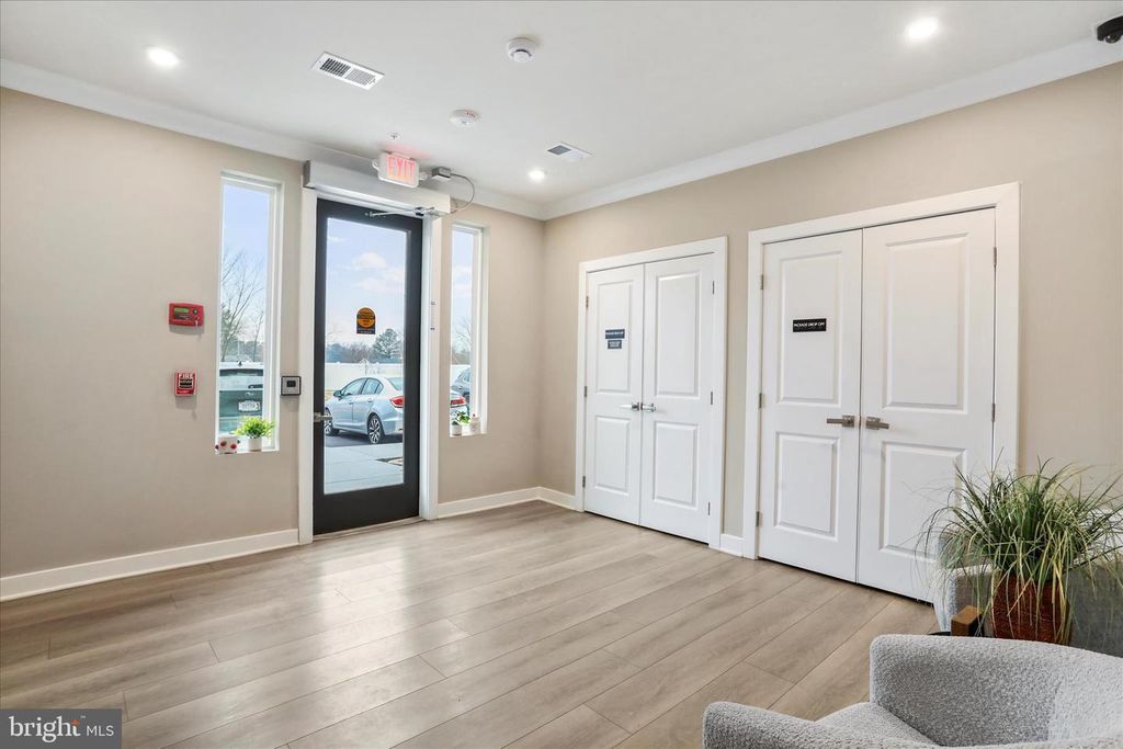 Image 5 of property listing at 151 MCCORMICK #203, Winchester, VA 22602