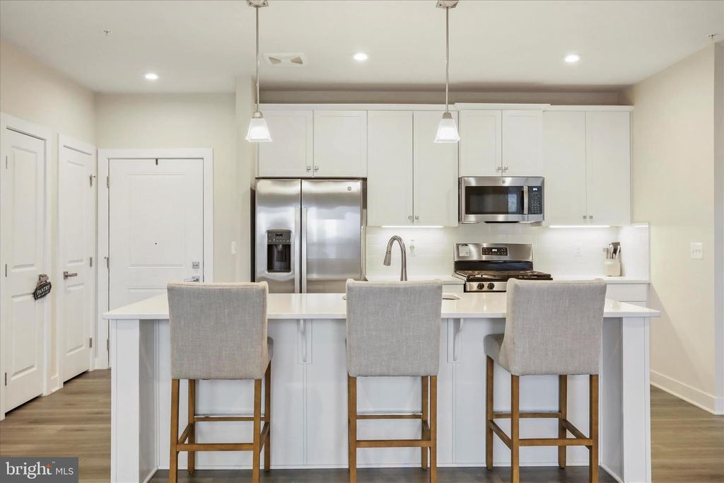 Image 9 of property listing at 151 MCCORMICK #203, Winchester, VA 22602