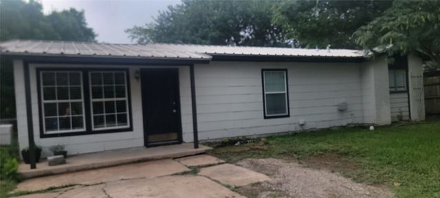 716 N Cummings Drive, Alvarado, TX 76009