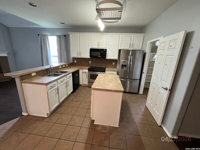 3753 Pebble Beach, Schertz, TX 78108