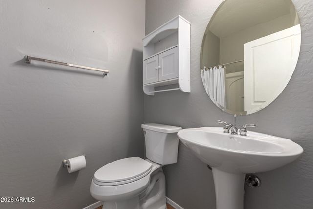 7011 W MERCER Lane, Peoria, AZ 85345