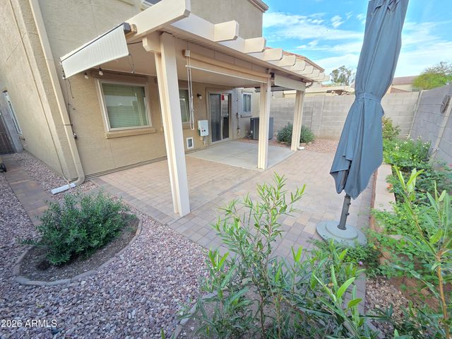 7011 W MERCER Lane, Peoria, AZ 85345