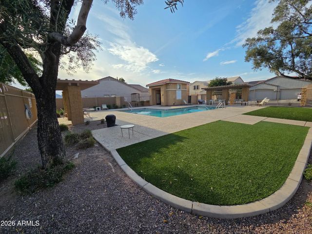 7011 W MERCER Lane, Peoria, AZ 85345