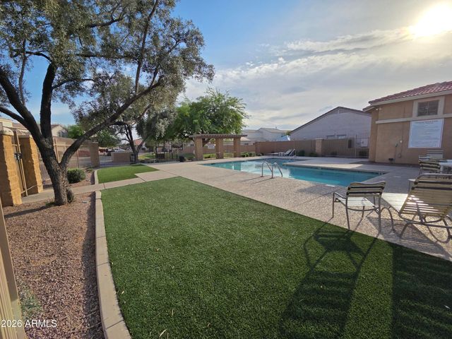 7011 W MERCER Lane, Peoria, AZ 85345