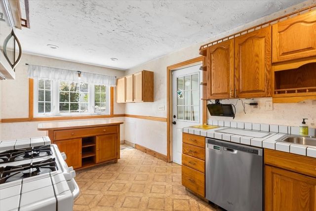 131 Old Street, Randolph, MA 02368
