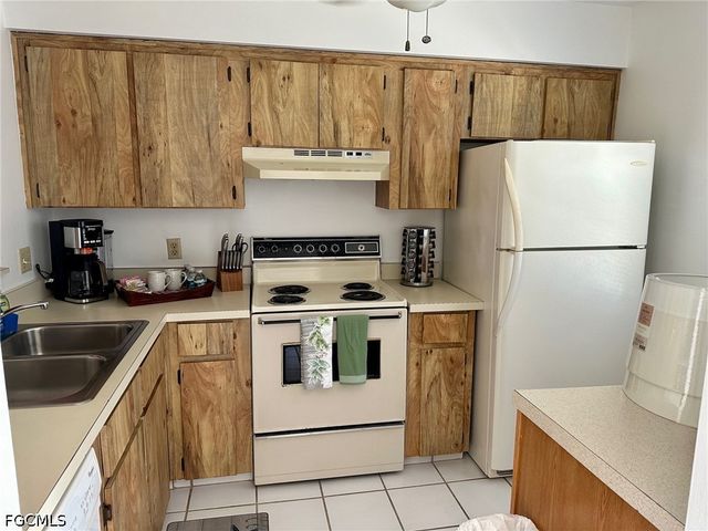 9391 Lennex LN, Fort Myers, FL 33919