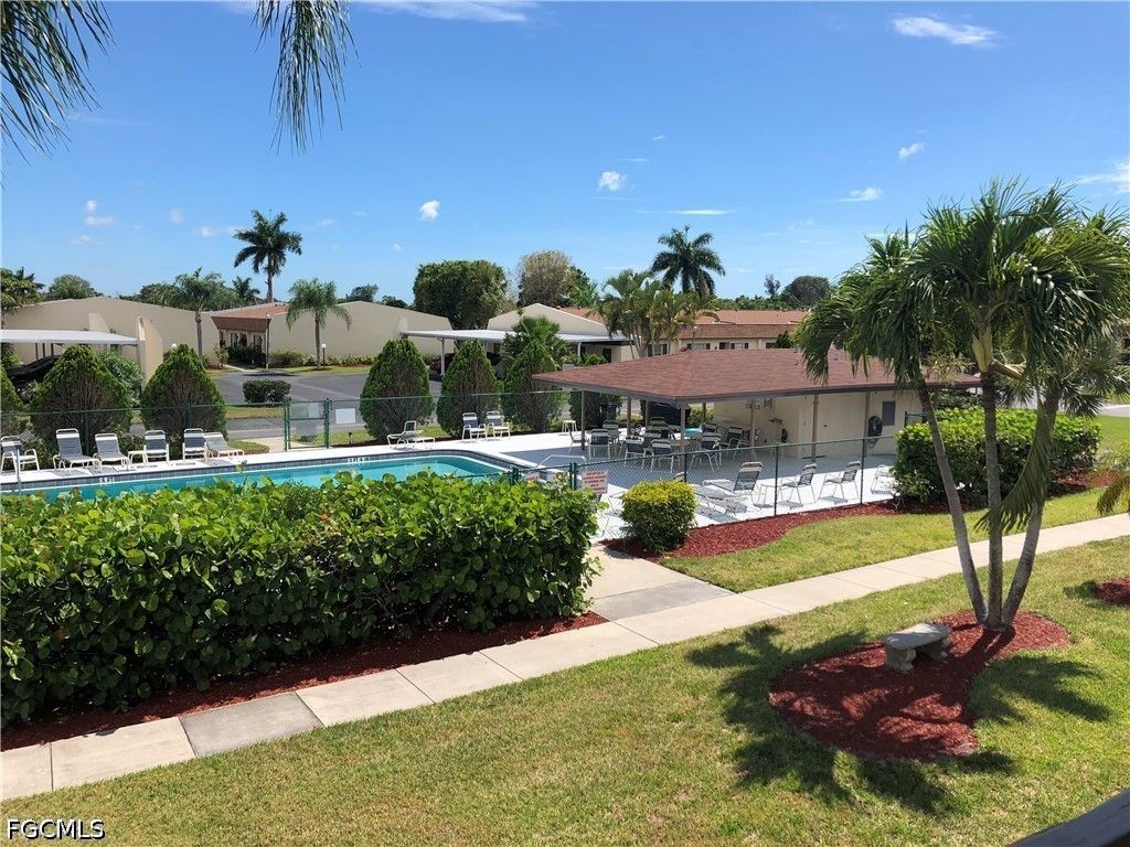 9391 Lennex LN, Fort Myers, FL 33919