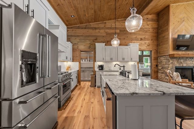 55 Grand Vista Drive, Blue Ridge, GA 30513