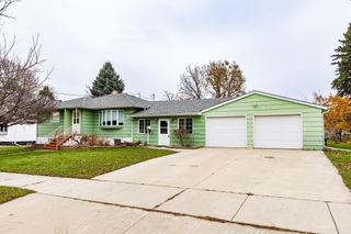515 3rd Street SE, Valley City, ND 58072