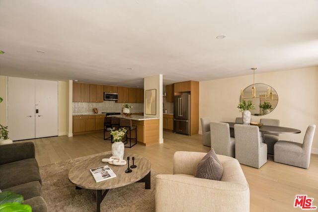 848 N Kings Road 208, West Hollywood, CA 90069