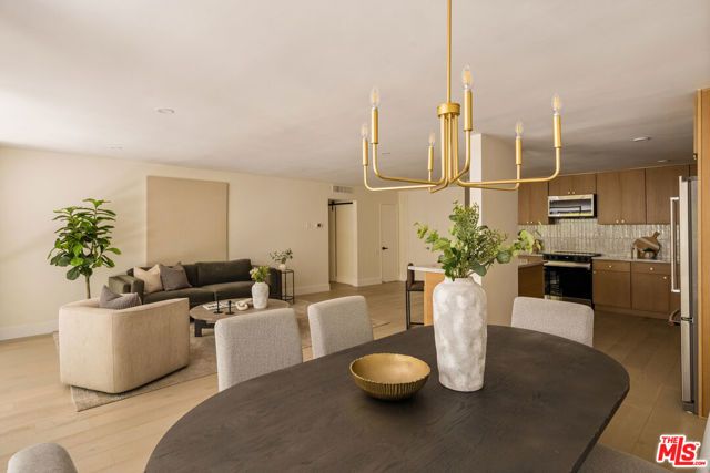 848 N Kings Road 208, West Hollywood, CA 90069
