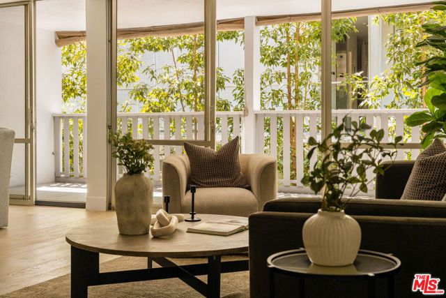 848 N Kings Road 208, West Hollywood, CA 90069