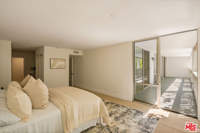 848 N Kings Road 208, West Hollywood, CA 90069
