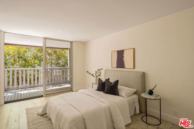 848 N Kings Road 208, West Hollywood, CA 90069