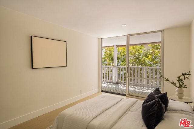 848 N Kings Road 208, West Hollywood, CA 90069