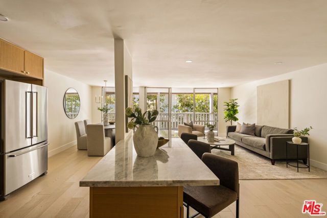 848 N Kings Road 208, West Hollywood, CA 90069