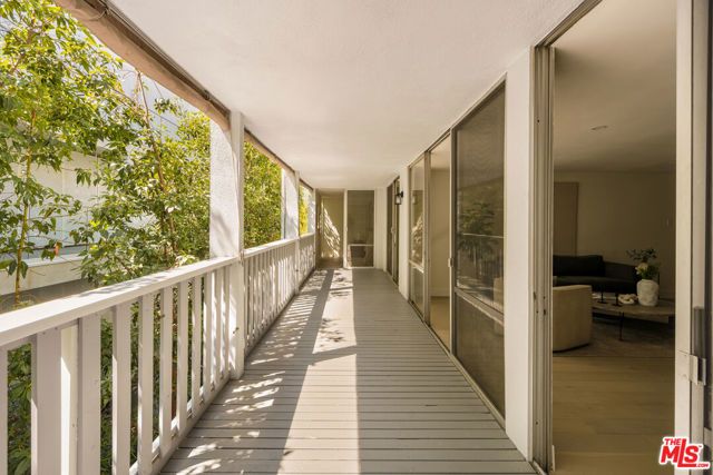 848 N Kings Road 208, West Hollywood, CA 90069