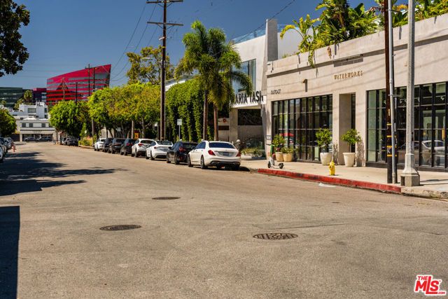 848 N Kings Road 208, West Hollywood, CA 90069
