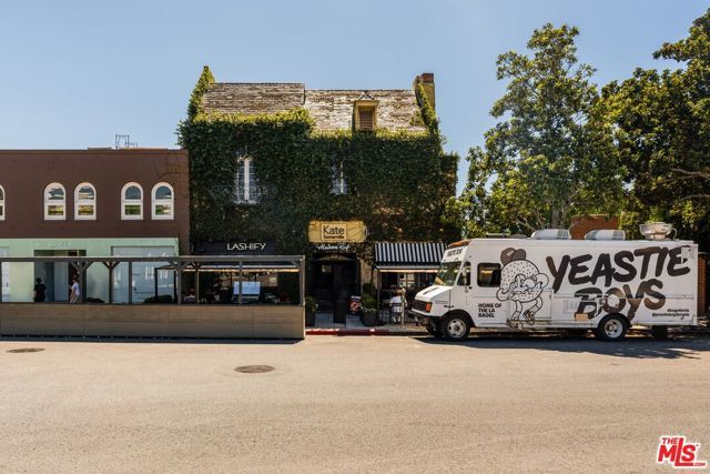 848 N Kings Road 208, West Hollywood, CA 90069