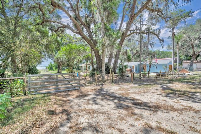 13450 SE 105TH TERRACE, Ocklawaha, FL 32179