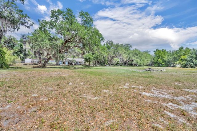 13450 SE 105TH TERRACE, Ocklawaha, FL 32179