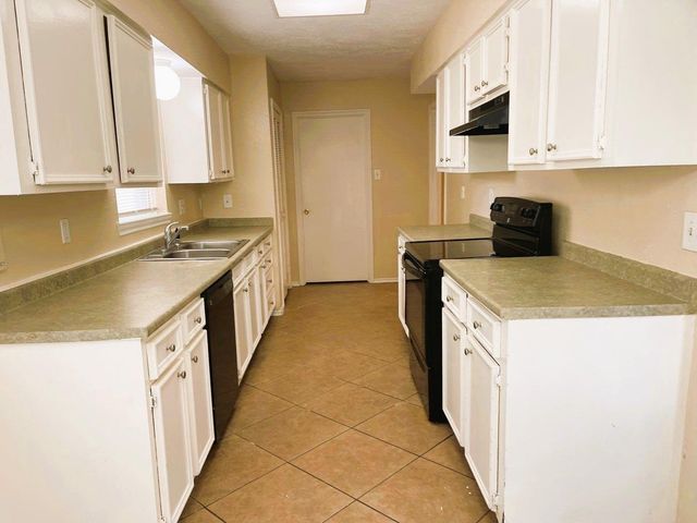 5615 Lynngate Drive, Spring, TX 77373