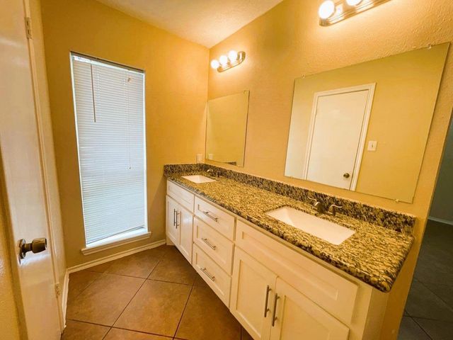 5615 Lynngate Drive, Spring, TX 77373