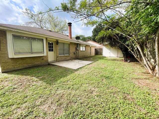 5615 Lynngate Drive, Spring, TX 77373