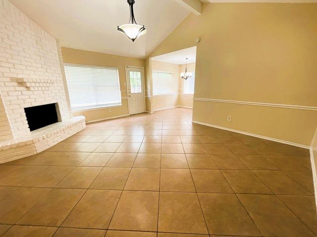 5615 Lynngate Drive, Spring, TX 77373