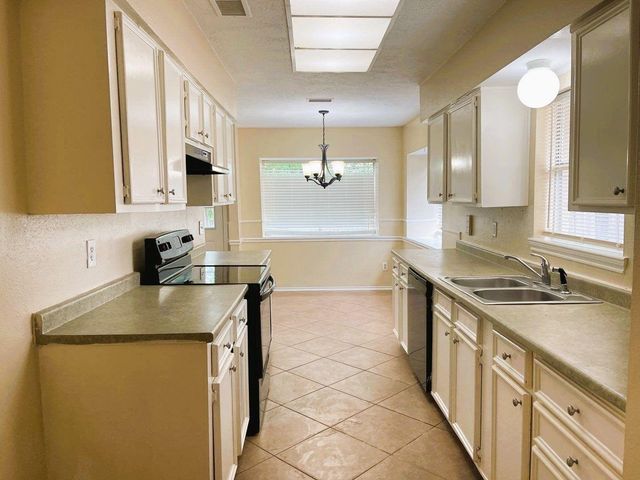 5615 Lynngate Drive, Spring, TX 77373