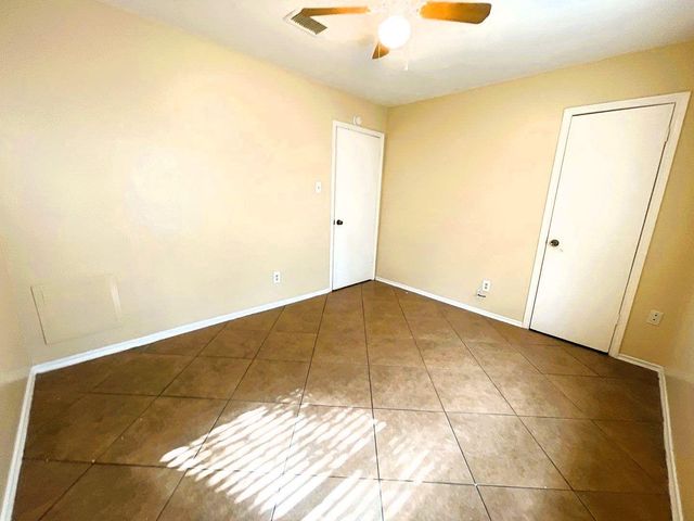 5615 Lynngate Drive, Spring, TX 77373