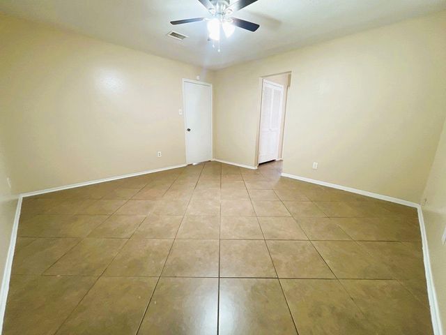 5615 Lynngate Drive, Spring, TX 77373