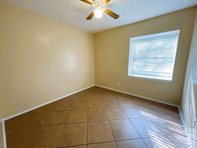 5615 Lynngate Drive, Spring, TX 77373