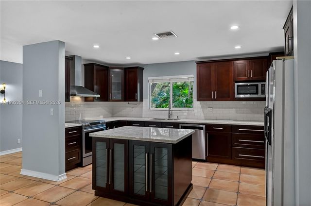 6767 SW 154th St, Palmetto Bay, FL 33157