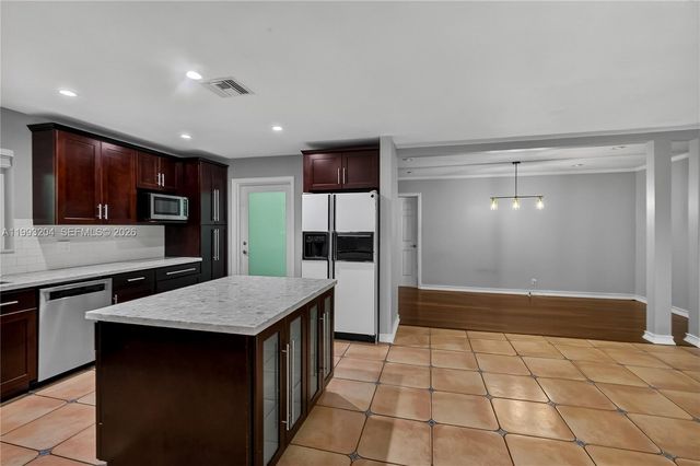 6767 SW 154th St, Palmetto Bay, FL 33157