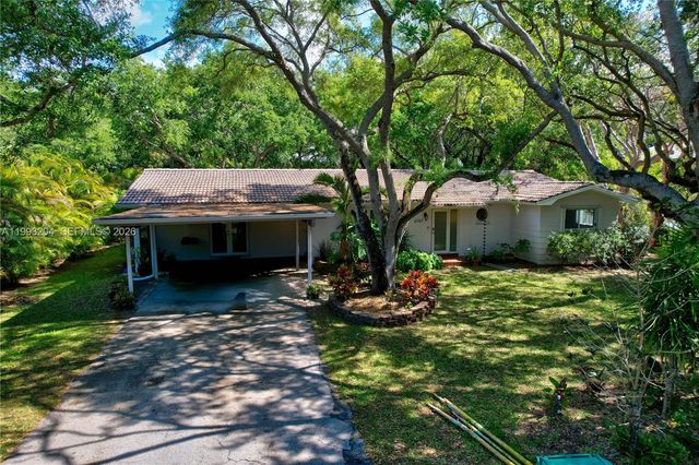 6767 SW 154th St, Palmetto Bay, FL 33157