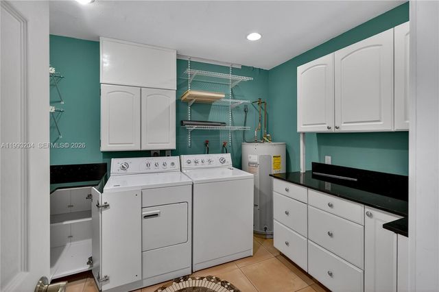 6767 SW 154th St, Palmetto Bay, FL 33157