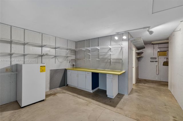 6767 SW 154th St, Palmetto Bay, FL 33157