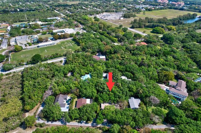 6767 SW 154th St, Palmetto Bay, FL 33157