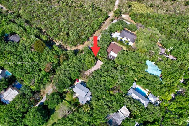 6767 SW 154th St, Palmetto Bay, FL 33157