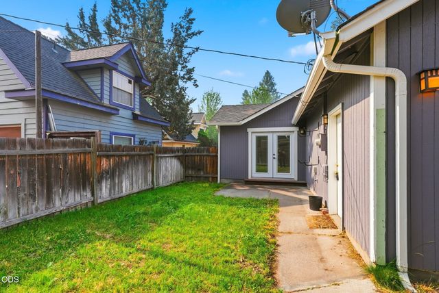 1564 NW Elgin Avenue, Bend, OR 97703